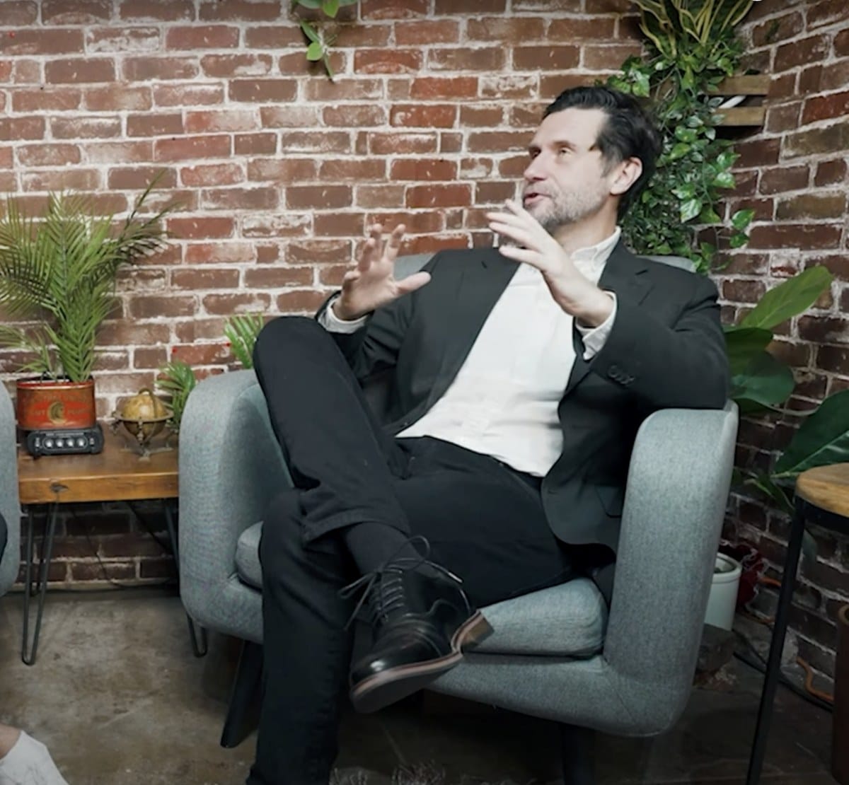 Brand Identity Agencies vs. Freelancers vs. Studios: A Comparison Guide for Bay Area Startups